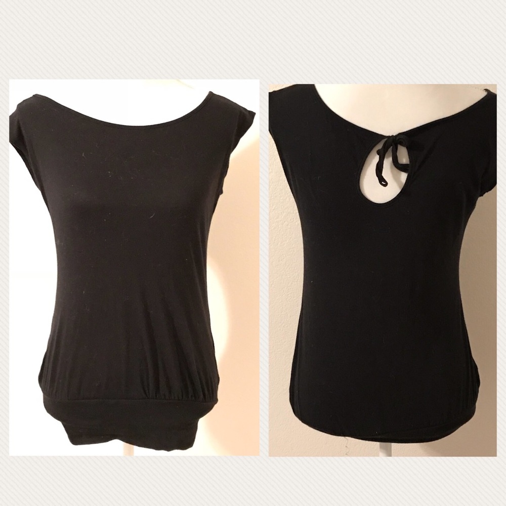 Black Keyhole back Tee